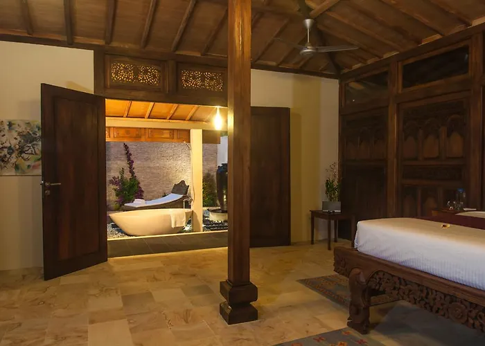 Villa Oceanfront Citakara Sari