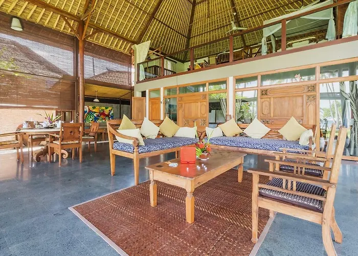 Oceanfront Citakara Sari Villa *